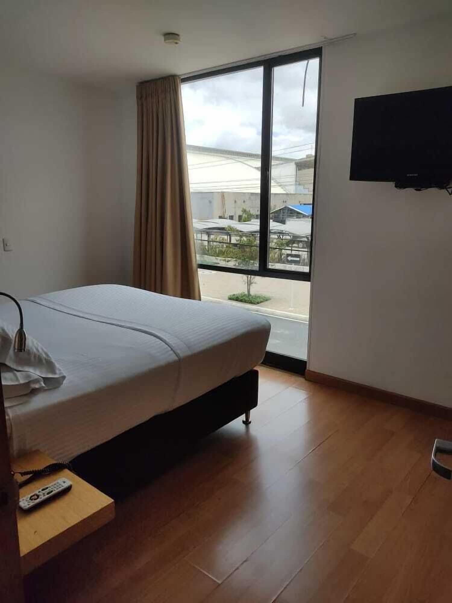 Hotel Dorado Ferial Bogotá Eksteriør billede