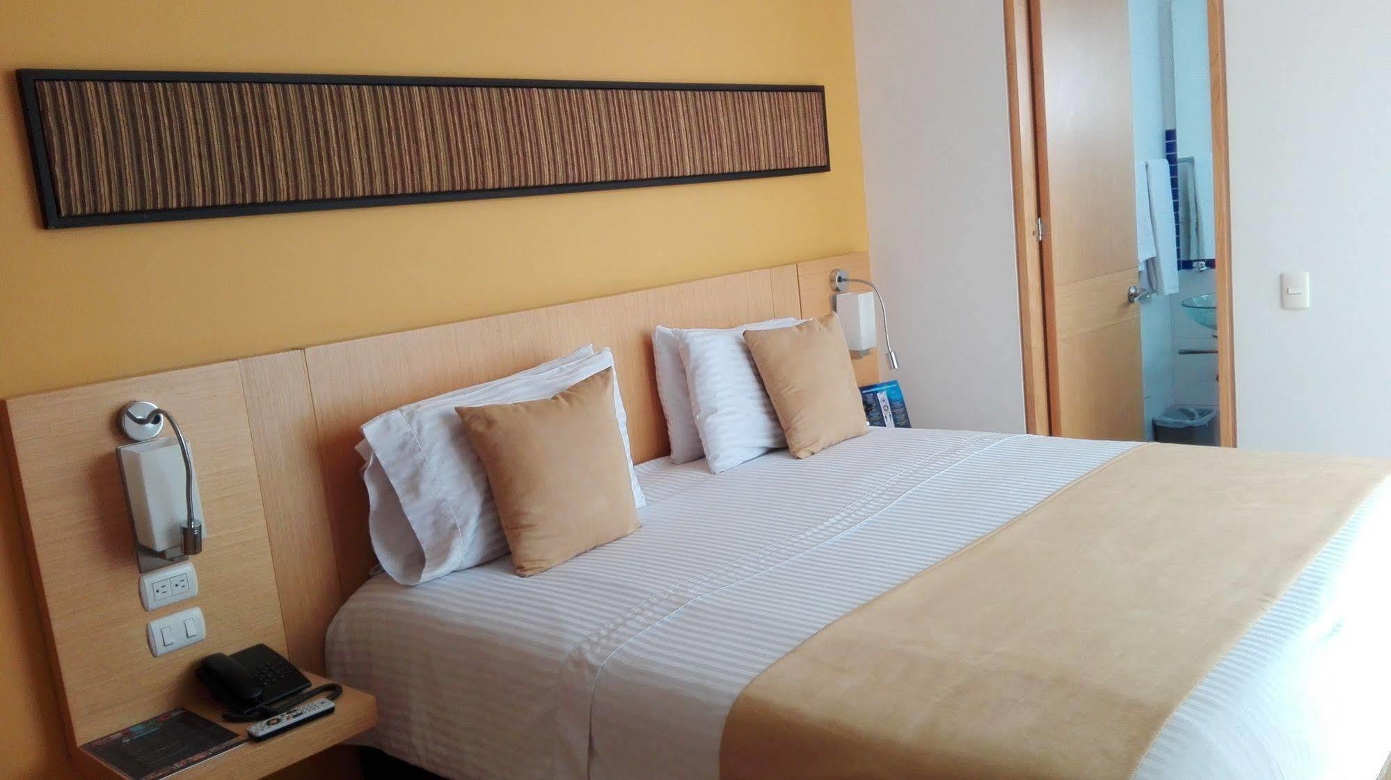 Hotel Dorado Ferial Bogotá Eksteriør billede